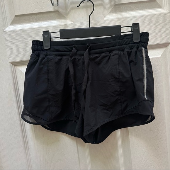 Lululemon Hotty Hot Short (Long 4") Black 6 shorts athletic lined - Picture 2 of 7